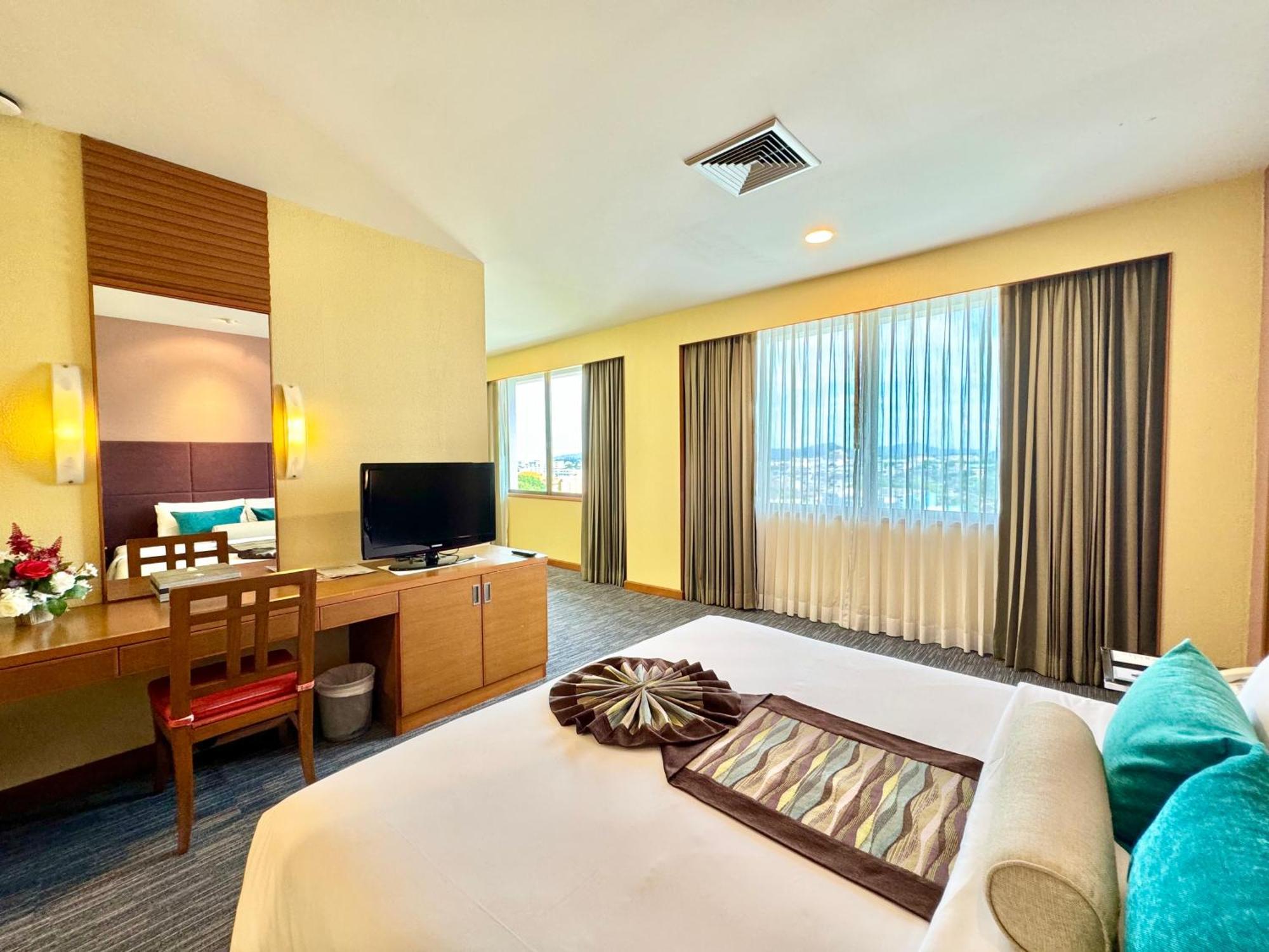 Merlin - Sha Hotel